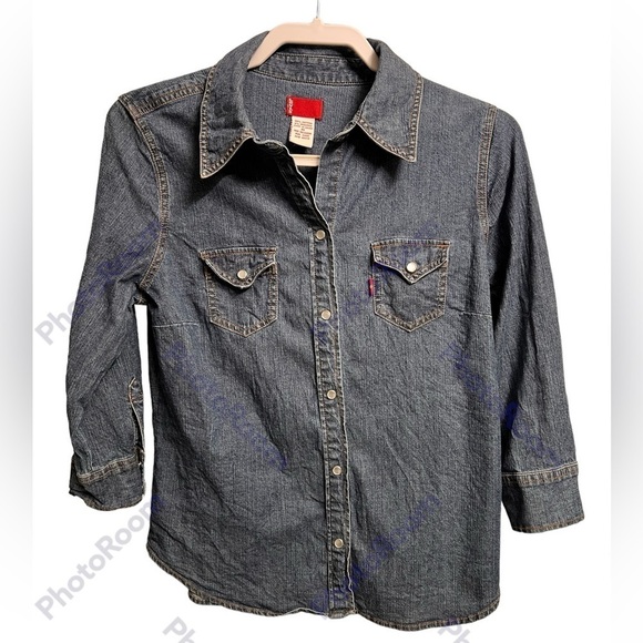 Levi's Denim Chambray Button Up half Sleeve Shirt Size Medium - Picture 1 of 3